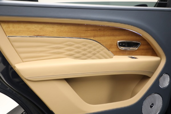 Used 2025 Bentley Bentayga EWB Azure V8 for sale $239,900 at Miller Motorcars Aston Martin in Greenwich CT 06830 24