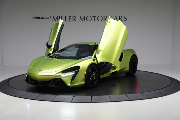 Used 2024 McLaren Artura TechLux for sale $191,900 at Miller Motorcars Aston Martin in Greenwich CT 06830 14