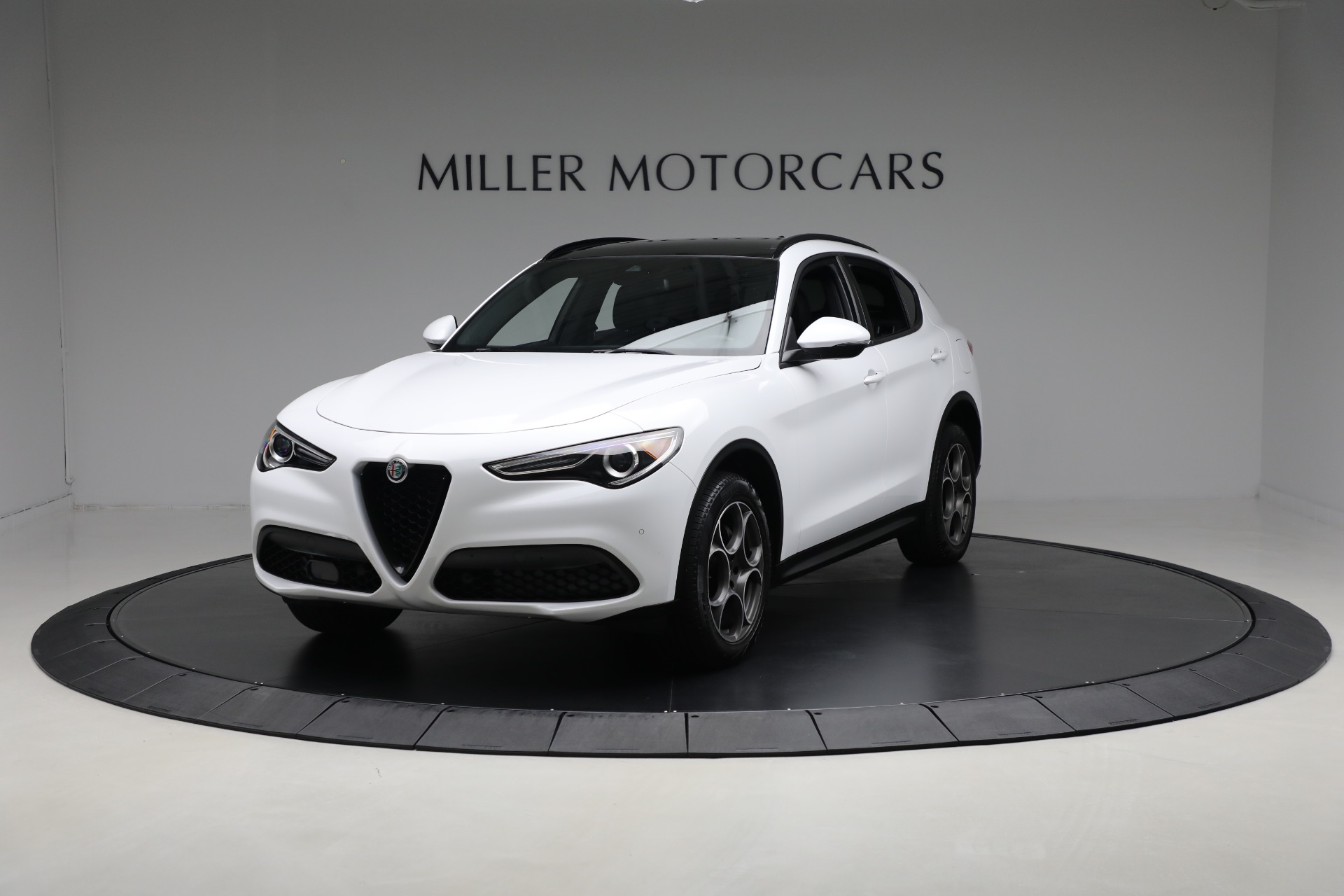 FITCAMX Caméra de Voiture Convient à Alfa Romeo Giulia Sprint Quadrifoglio Ti Veloce Sport Sedan 4D 2017-2024, Dashcam 2160P 4K UHD Video WiFi, Vision Nocturne, G capteur, Plug & Play, 64 Go