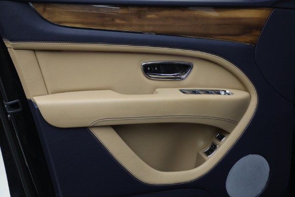 Used 2024 Bentley Bentayga EWB V8 for sale $204,900 at Miller Motorcars Aston Martin in Greenwich CT 06830 17