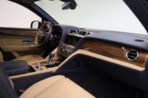 Used 2024 Bentley Bentayga EWB V8 for sale $204,900 at Miller Motorcars Aston Martin in Greenwich CT 06830 28