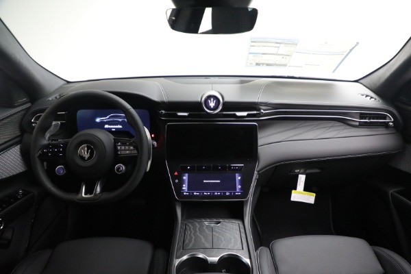 Used 2025 Maserati Grecale for sale $57,550 at Miller Motorcars Aston Martin in Greenwich CT 06830 22