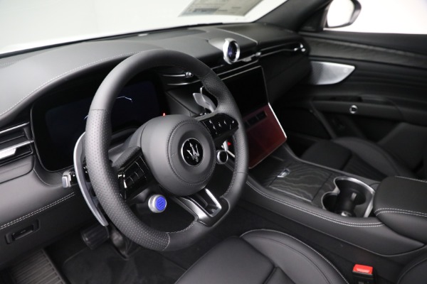 Used 2025 Maserati Grecale for sale $57,550 at Miller Motorcars Aston Martin in Greenwich CT 06830 23