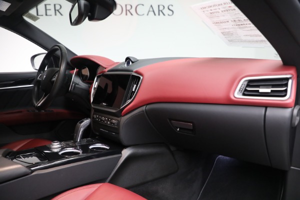 Used 2022 Maserati Ghibli Modena Q4 for sale Sold at Miller Motorcars Aston Martin in Greenwich CT 06830 17