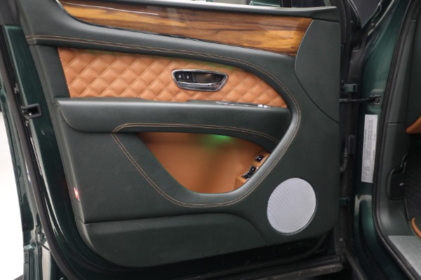 Used 2021 Bentley Bentayga V8 for sale $109,900 at Miller Motorcars Aston Martin in Greenwich CT 06830 18