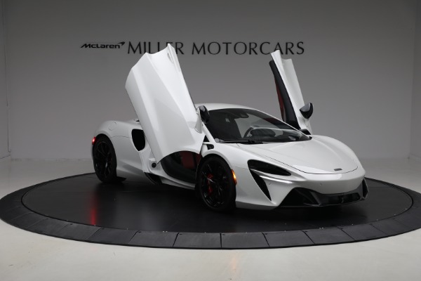 New 2026 McLaren Artura TechLux for sale $304,500 at Miller Motorcars Aston Martin in Greenwich CT 06830 20