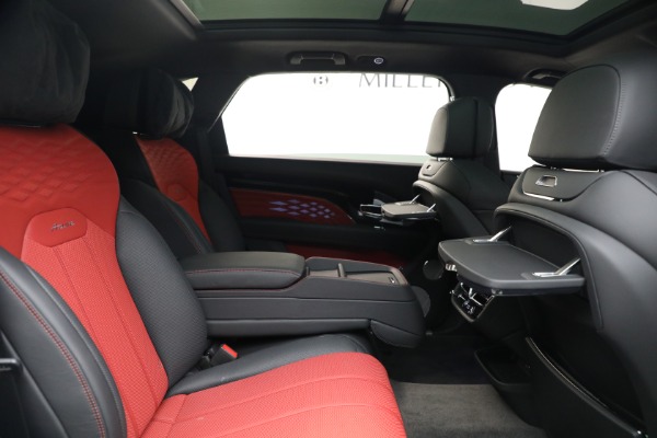 Used 2025 Bentley Bentayga EWB Azure V8 for sale $259,900 at Miller Motorcars Aston Martin in Greenwich CT 06830 25