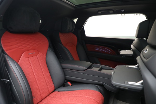 Used 2025 Bentley Bentayga EWB Azure V8 for sale $259,900 at Miller Motorcars Aston Martin in Greenwich CT 06830 26