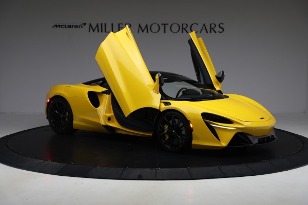 Used 2024 McLaren Artura for sale $193,900 at Miller Motorcars Aston Martin in Greenwich CT 06830 20