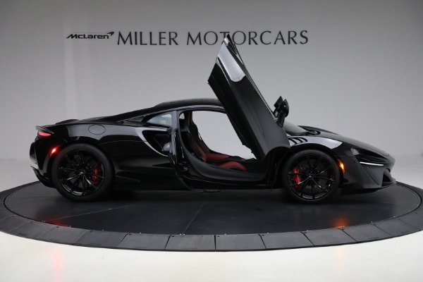 Used 2024 McLaren Artura TechLux for sale $196,900 at Miller Motorcars Aston Martin in Greenwich CT 06830 19