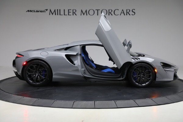 Used 2023 McLaren Artura for sale $184,900 at Miller Motorcars Aston Martin in Greenwich CT 06830 19