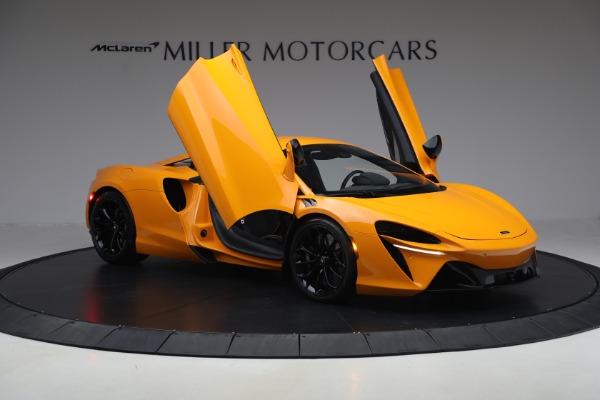 Used 2024 McLaren Artura Performance for sale $192,900 at Miller Motorcars Aston Martin in Greenwich CT 06830 20