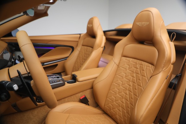 New 2026 Aston Martin Vanquish Volante for sale $581,800 at Miller Motorcars Aston Martin in Greenwich CT 06830 27
