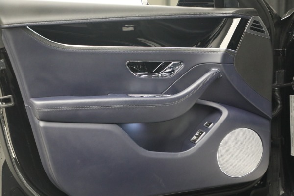 Used 2023 Bentley Flying Spur V8 for sale $143,900 at Miller Motorcars Aston Martin in Greenwich CT 06830 18