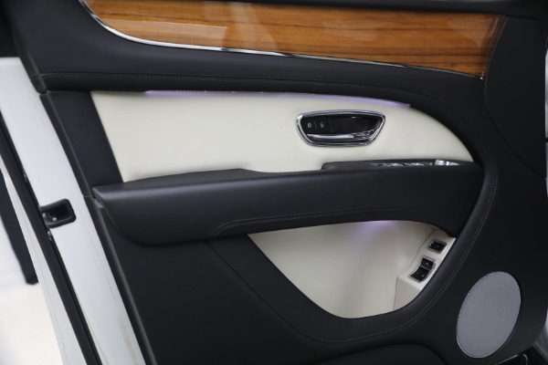 Used 2023 Bentley Bentayga V8 for sale $123,900 at Miller Motorcars Aston Martin in Greenwich CT 06830 18