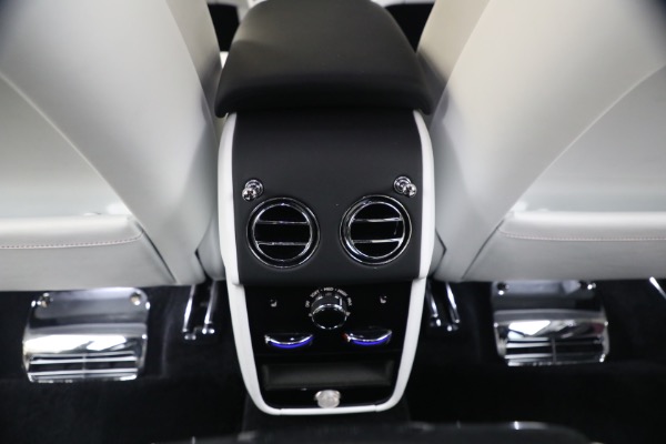 Used 2025 Rolls-Royce Black Badge Cullinan for sale $469,900 at Miller Motorcars Aston Martin in Greenwich CT 06830 27