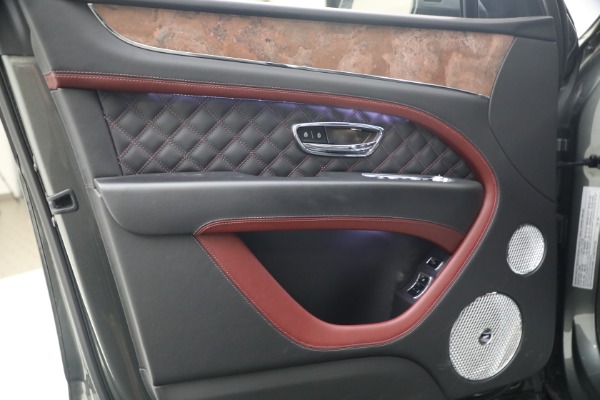 Used 2022 Bentley Bentayga V8 for sale $151,900 at Miller Motorcars Aston Martin in Greenwich CT 06830 17