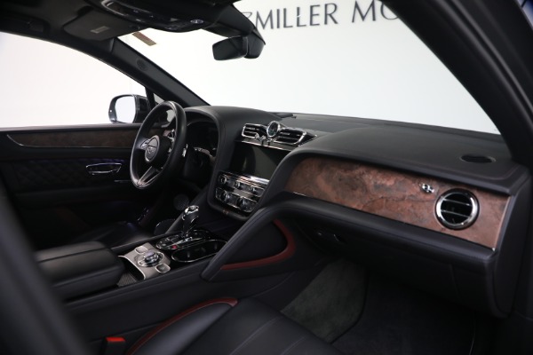 Used 2022 Bentley Bentayga V8 for sale $151,900 at Miller Motorcars Aston Martin in Greenwich CT 06830 25