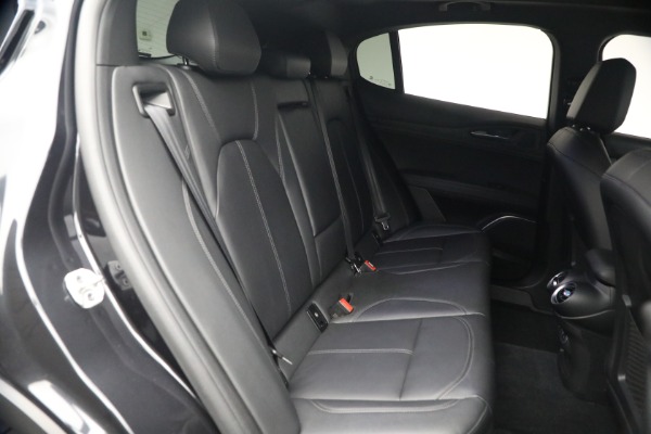 Used 2022 Alfa Romeo Stelvio Sprint for sale $24,900 at Miller Motorcars Aston Martin in Greenwich CT 06830 21