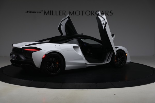 Used 2023 McLaren Artura for sale $184,900 at Miller Motorcars Aston Martin in Greenwich CT 06830 19