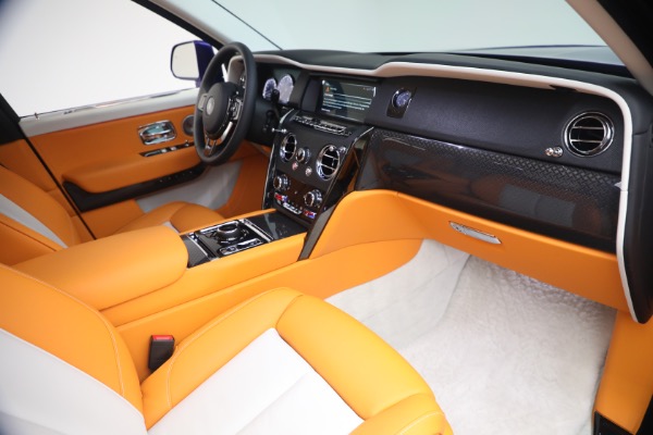 Used 2023 Rolls-Royce Black Badge Cullinan for sale $389,900 at Miller Motorcars Aston Martin in Greenwich CT 06830 18