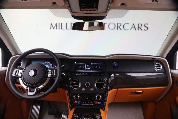 Used 2023 Rolls-Royce Black Badge Cullinan for sale $389,900 at Miller Motorcars Aston Martin in Greenwich CT 06830 4