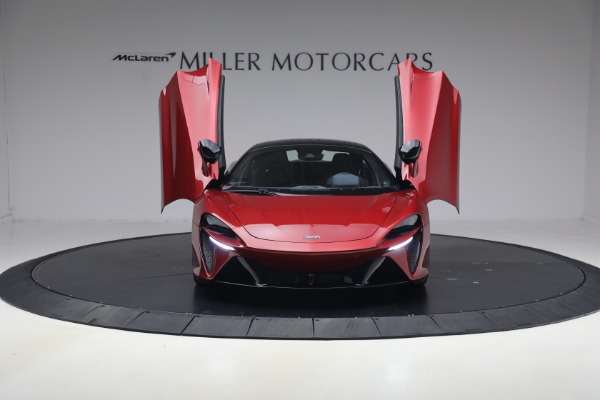 Used 2023 McLaren Artura Performance for sale $179,900 at Miller Motorcars Aston Martin in Greenwich CT 06830 13
