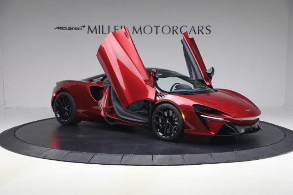 Used 2023 McLaren Artura Performance for sale $179,900 at Miller Motorcars Aston Martin in Greenwich CT 06830 19
