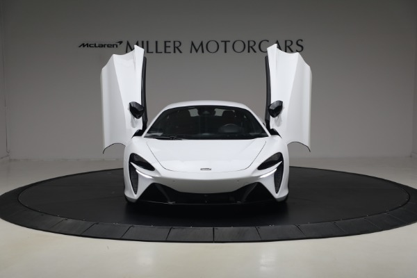Used 2023 McLaren Artura TechLux for sale $164,900 at Miller Motorcars Aston Martin in Greenwich CT 06830 13
