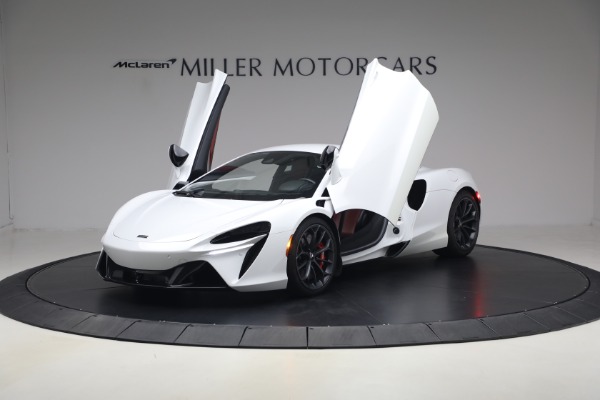 Used 2023 McLaren Artura TechLux for sale $164,900 at Miller Motorcars Aston Martin in Greenwich CT 06830 14