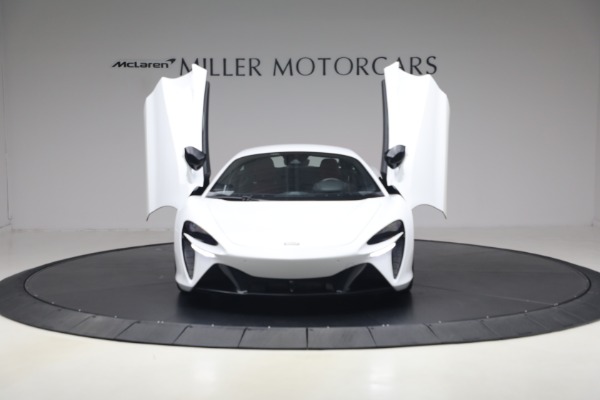 Used 2023 McLaren Artura TechLux for sale $164,900 at Miller Motorcars Aston Martin in Greenwich CT 06830 21