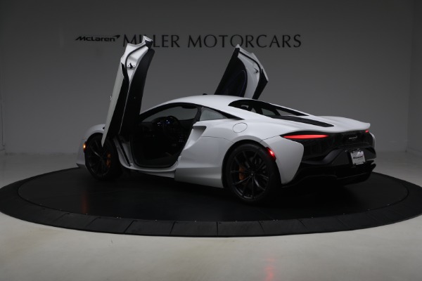 Used 2023 McLaren Artura Performance for sale $164,900 at Miller Motorcars Aston Martin in Greenwich CT 06830 16