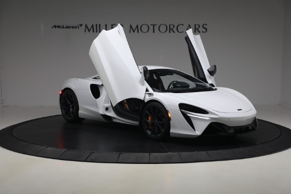 Used 2023 McLaren Artura Performance for sale $164,900 at Miller Motorcars Aston Martin in Greenwich CT 06830 20