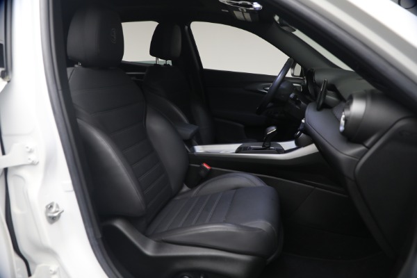 Used 2024 Alfa Romeo Tonale Hybrid Ti for sale $28,900 at Miller Motorcars Aston Martin in Greenwich CT 06830 16