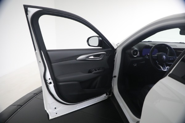 Used 2024 Alfa Romeo Tonale Hybrid Ti for sale $28,900 at Miller Motorcars Aston Martin in Greenwich CT 06830 23