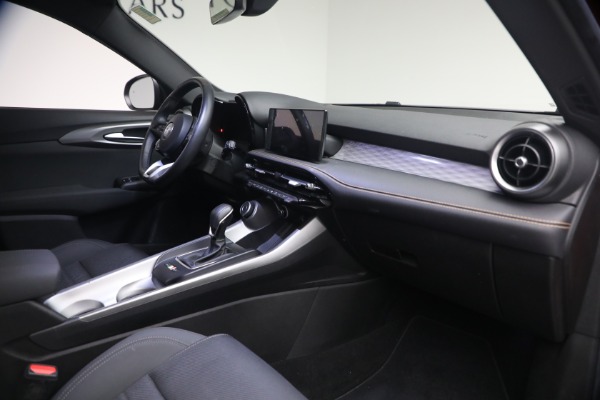 Used 2024 Alfa Romeo Tonale Hybrid Ti for sale $29,900 at Miller Motorcars Aston Martin in Greenwich CT 06830 14