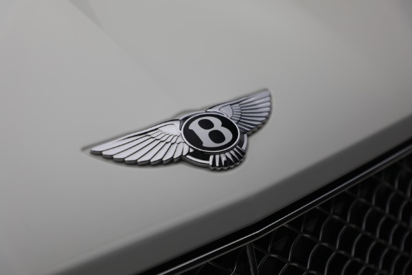 Used 2022 Bentley Bentayga V8 for sale $137,900 at Miller Motorcars Aston Martin in Greenwich CT 06830 13