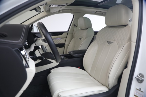 Used 2022 Bentley Bentayga V8 for sale $137,900 at Miller Motorcars Aston Martin in Greenwich CT 06830 21