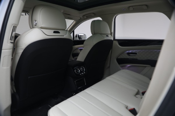 Used 2022 Bentley Bentayga V8 for sale $137,900 at Miller Motorcars Aston Martin in Greenwich CT 06830 22