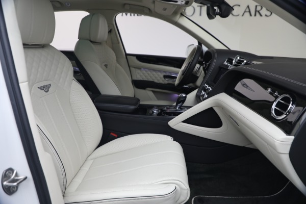 Used 2022 Bentley Bentayga V8 for sale $137,900 at Miller Motorcars Aston Martin in Greenwich CT 06830 27