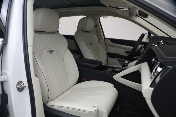 Used 2022 Bentley Bentayga V8 for sale $137,900 at Miller Motorcars Aston Martin in Greenwich CT 06830 28