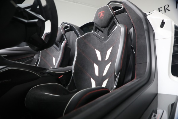 Used 2017 Lamborghini Centenario Roadster for sale $3,995,000 at Miller Motorcars Aston Martin in Greenwich CT 06830 12