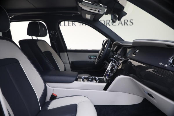 Used 2022 Rolls-Royce Black Badge Cullinan for sale $299,900 at Miller Motorcars Aston Martin in Greenwich CT 06830 19