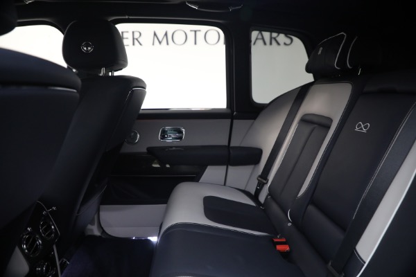Used 2022 Rolls-Royce Black Badge Cullinan for sale $299,900 at Miller Motorcars Aston Martin in Greenwich CT 06830 22