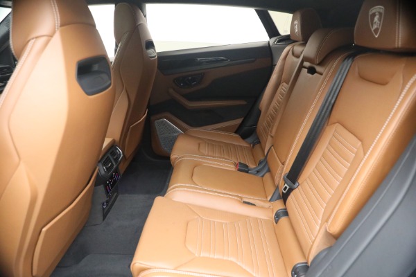 Used 2025 Lamborghini Urus SE for sale $305,900 at Miller Motorcars Aston Martin in Greenwich CT 06830 16