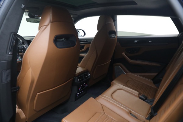 Used 2025 Lamborghini Urus SE for sale $305,900 at Miller Motorcars Aston Martin in Greenwich CT 06830 18