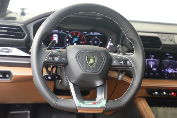 Used 2025 Lamborghini Urus SE for sale $305,900 at Miller Motorcars Aston Martin in Greenwich CT 06830 25
