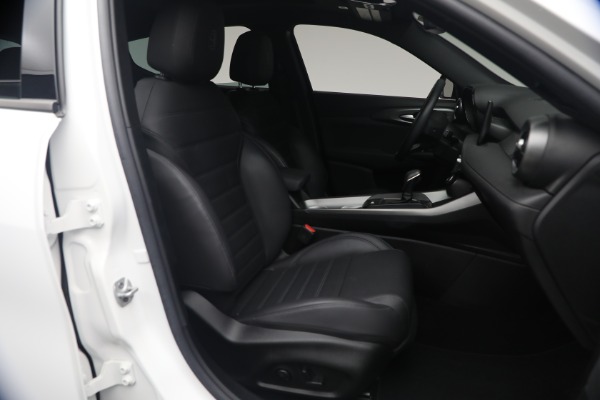 Used 2024 Alfa Romeo Tonale Hybrid Ti for sale $26,900 at Miller Motorcars Aston Martin in Greenwich CT 06830 17