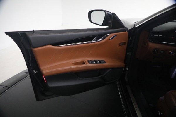 Used 2022 Maserati Quattroporte Modena Q4 for sale $52,900 at Miller Motorcars Aston Martin in Greenwich CT 06830 23