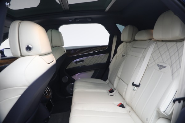 Used 2022 Bentley Bentayga V8 for sale $129,900 at Miller Motorcars Aston Martin in Greenwich CT 06830 21